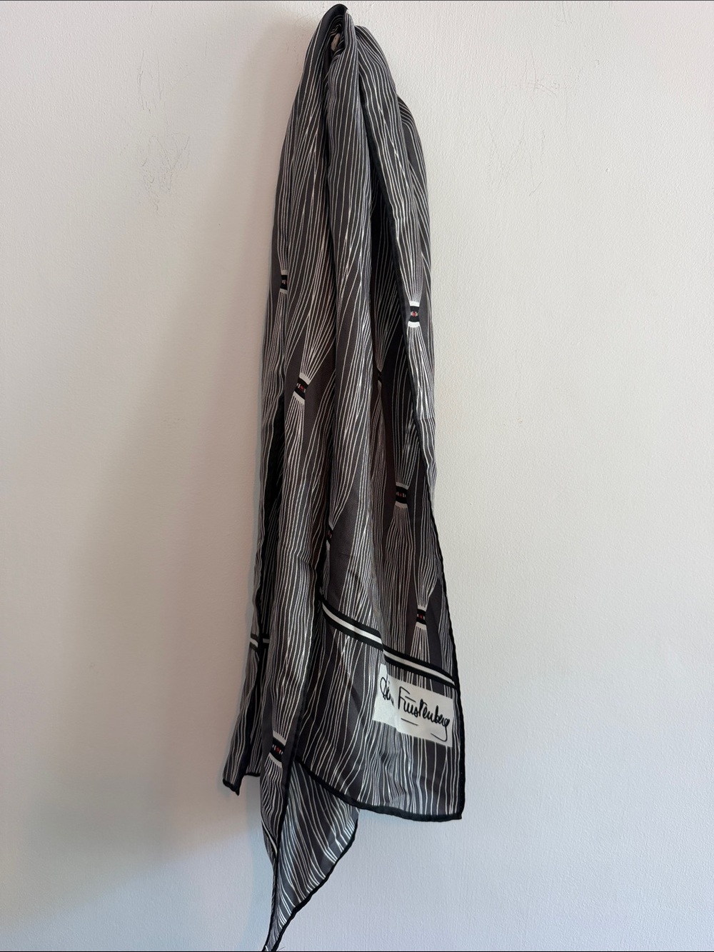 Diane von furstenberg scarf